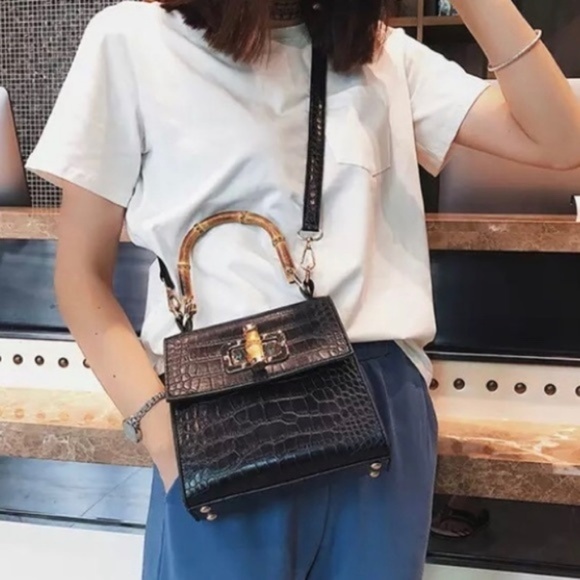 Leather Croc Pattern Crossbody Bag - Picture 4 of 8